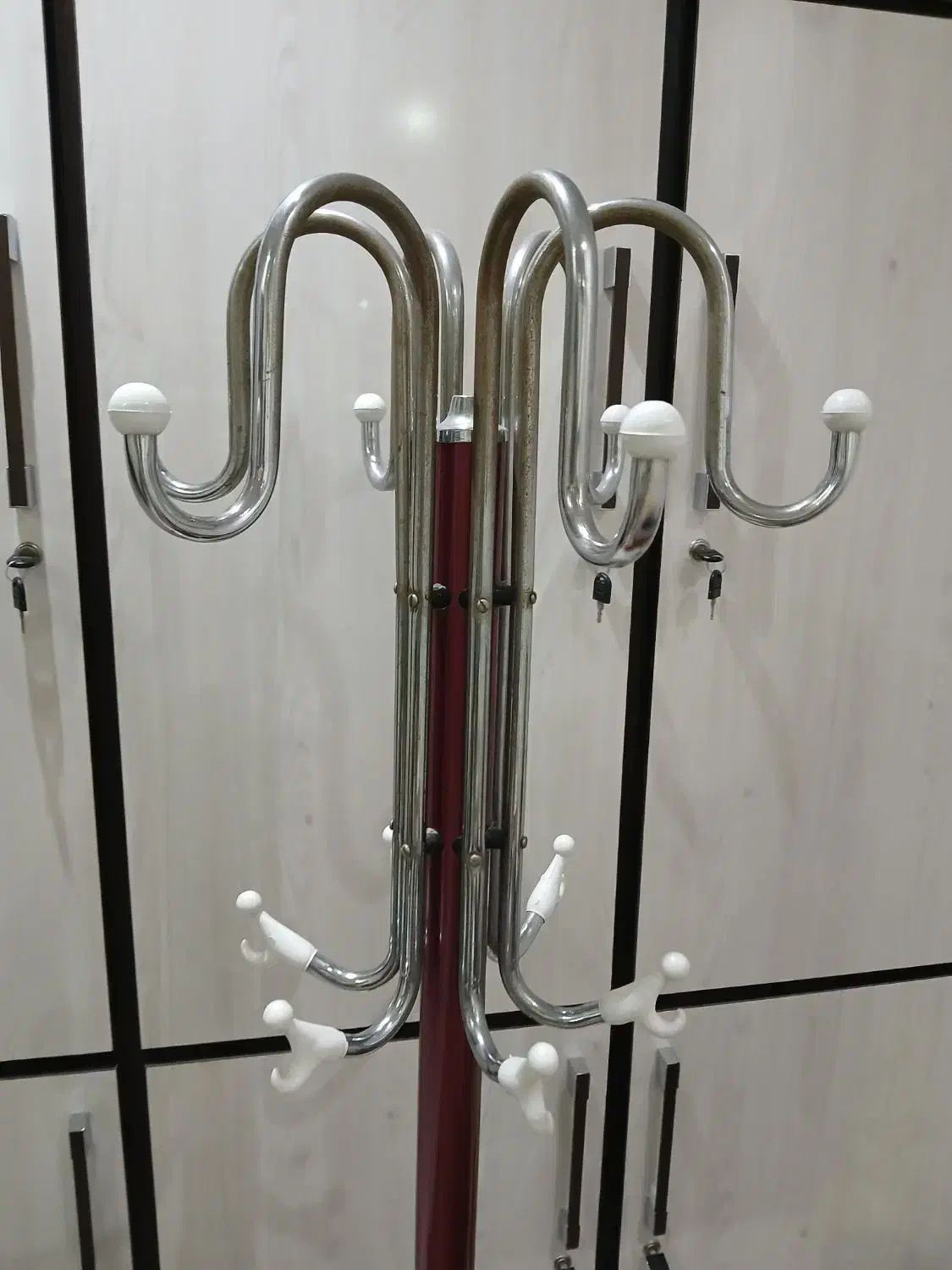 رخت آویز|بندرخت و رخت‌آویز|اهواز, بهارستان|دیوار