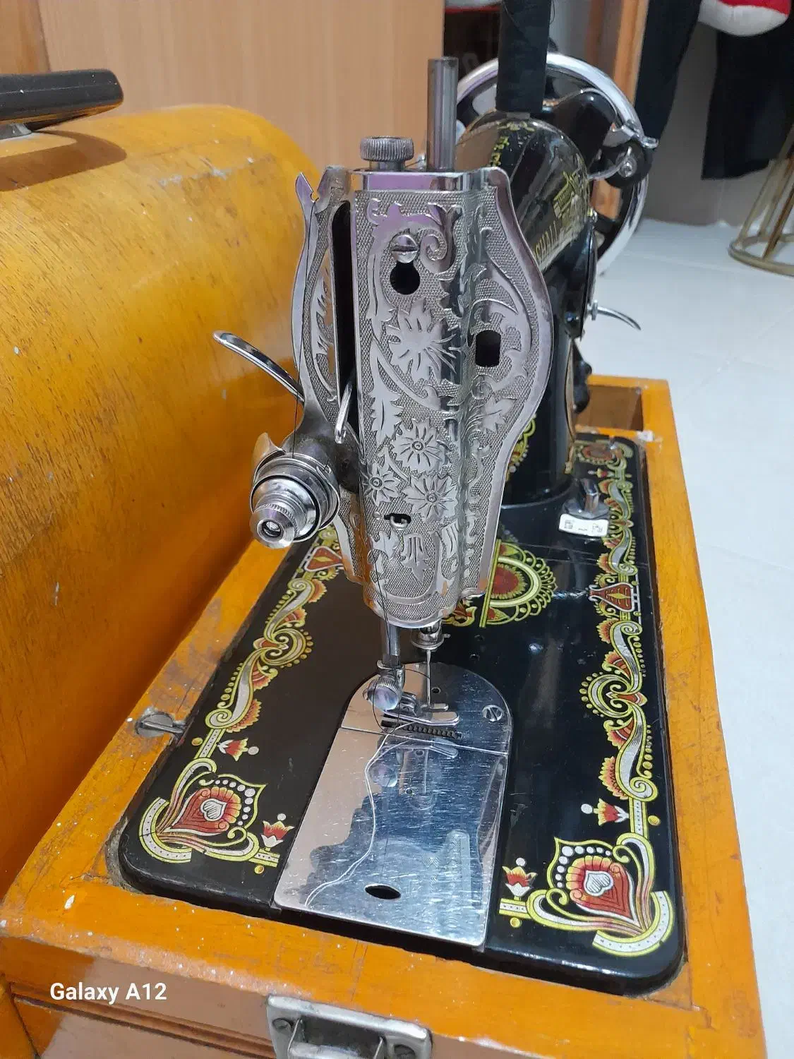 چرخ خیاطی|کلکسیون اشیاء عتیقه|مشکین‌دشت, |دیوار