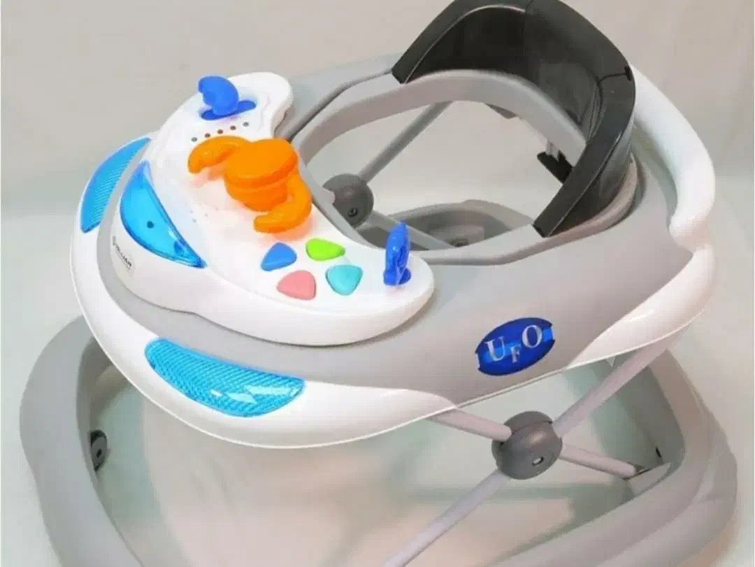 یک روروئک و یک وان حمام نوزاد|کالسکه و لوازم جانبی|زاهدان, |دیوار