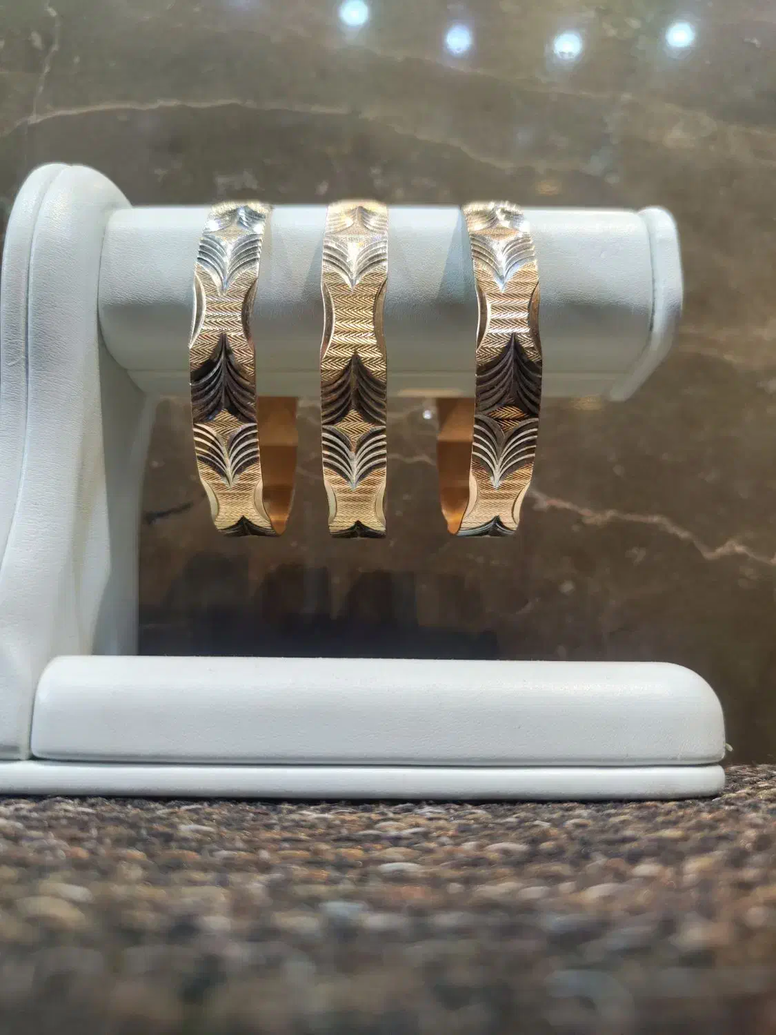 النگو فنری|جواهرات|همدان, |دیوار