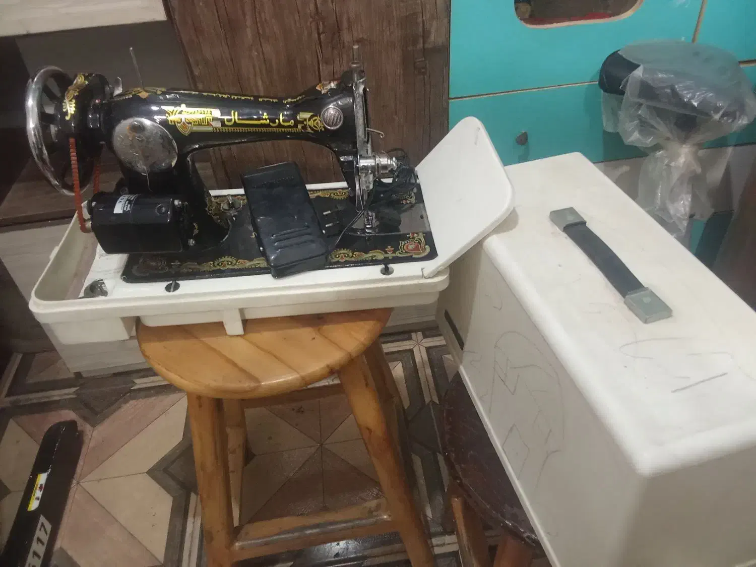 دو عدد چرخ مارشال|چرخ خیاطی و ریسندگی|شیراز, کوزه گری|دیوار