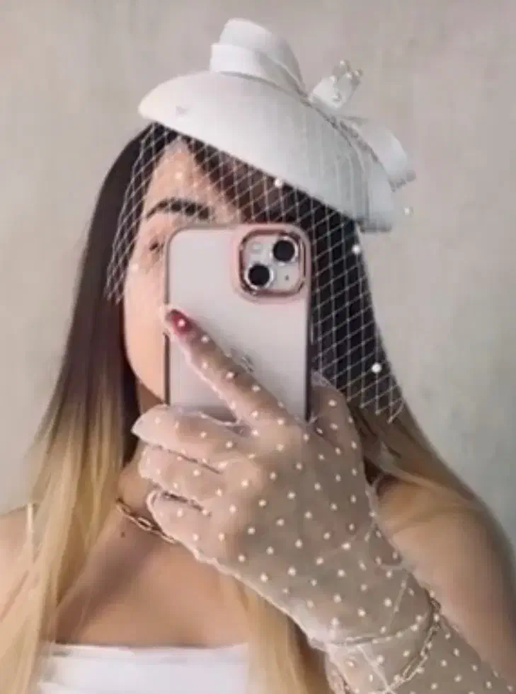 نیازمند دو مدل هستیم جهت لایت و رنگ برای فردا صبح|خدمات آرایشگری و زیبایی|اصفهان, کوی امیریه|دیوار