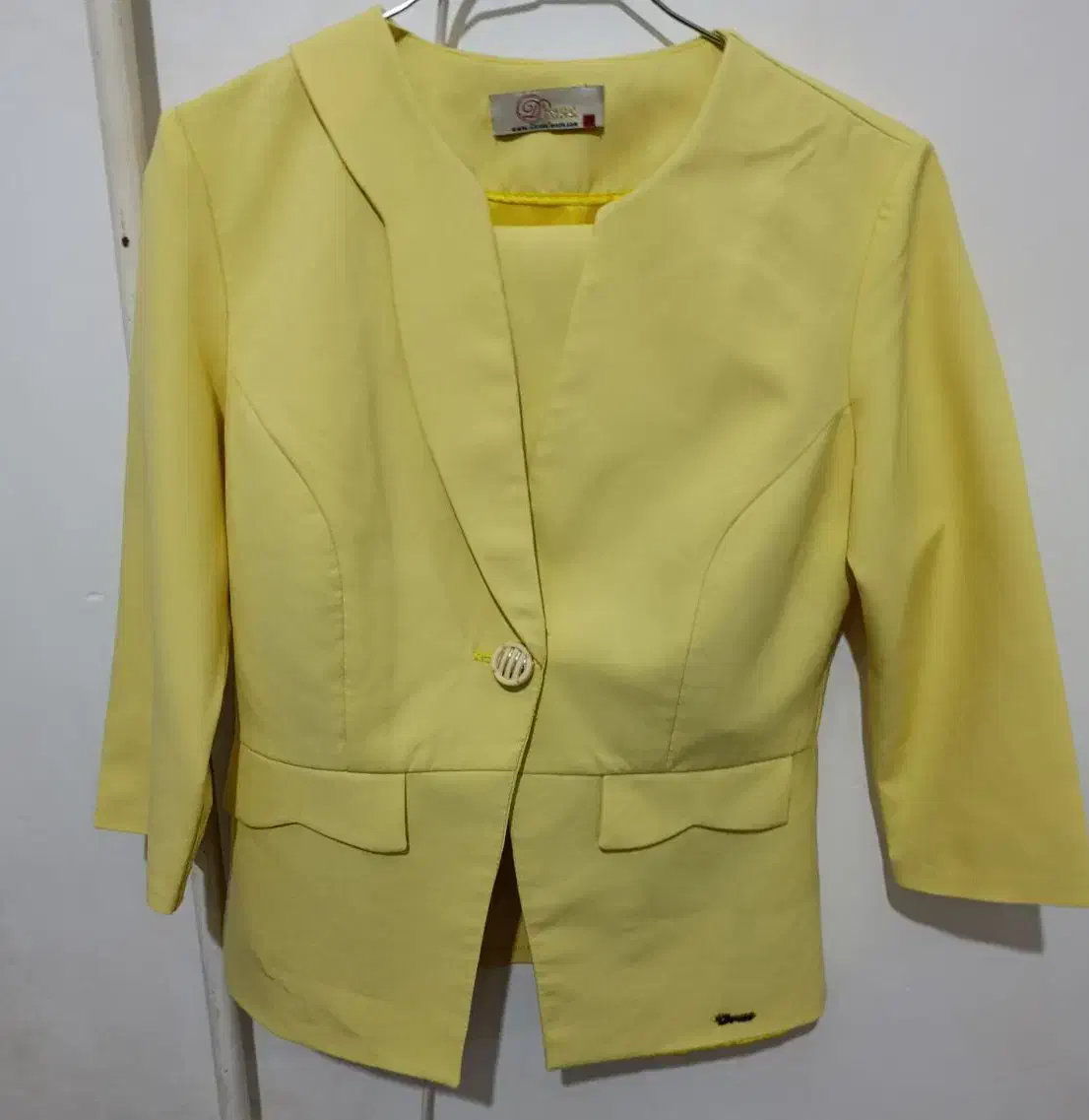 کت و دامن|لباس|ملایر, |دیوار