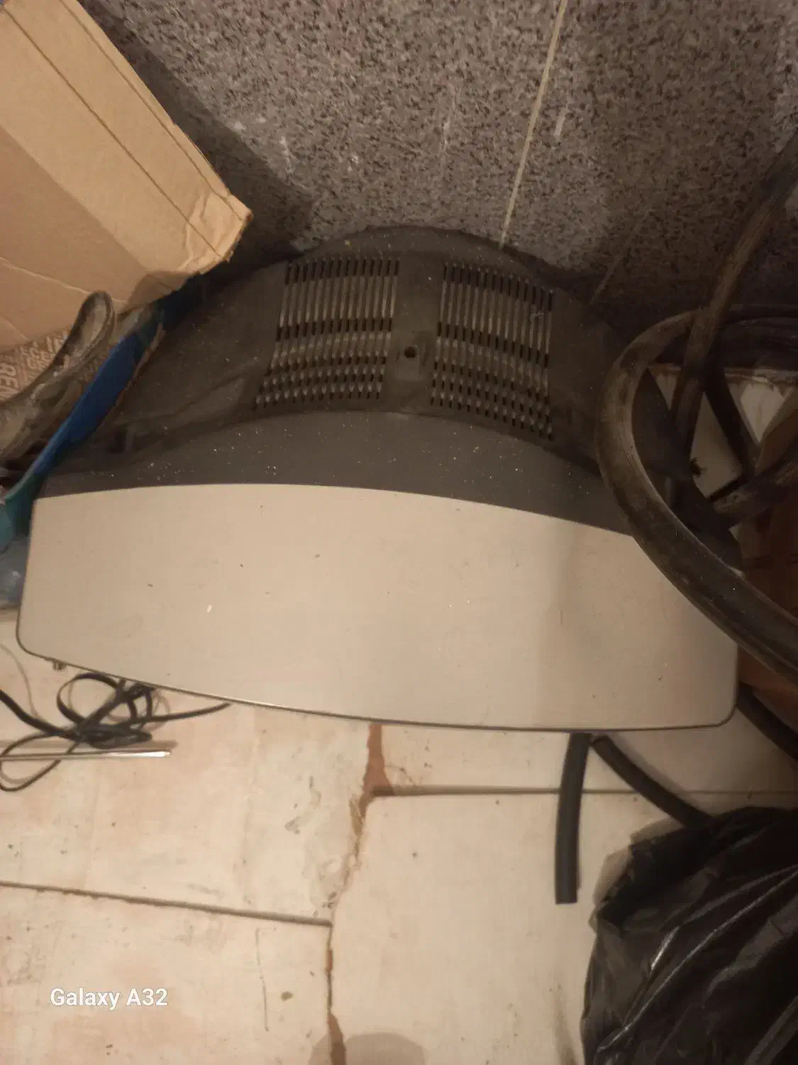 تلویزیون ۱۴ اینچ صنام|تلویزیون و پروژکتور|همدان, |دیوار