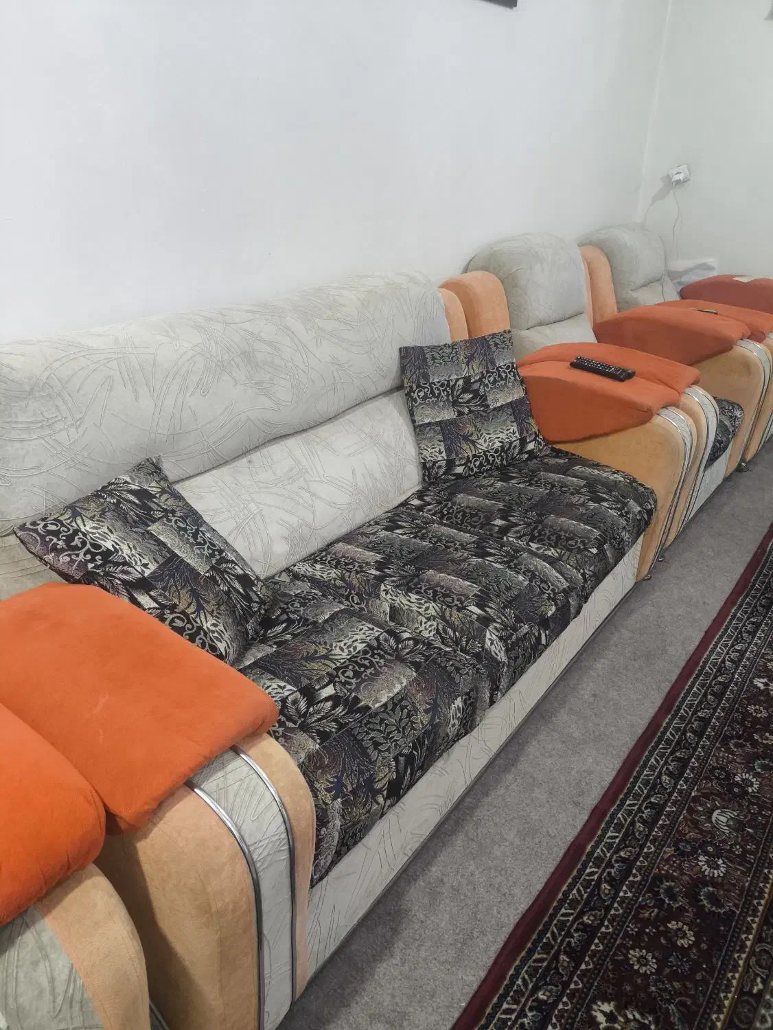 یک دست مبلمان کارکرده ۱۰نفره|مبلمان خانگی و میز عسلی|اهواز, کوی باهنر|دیوار