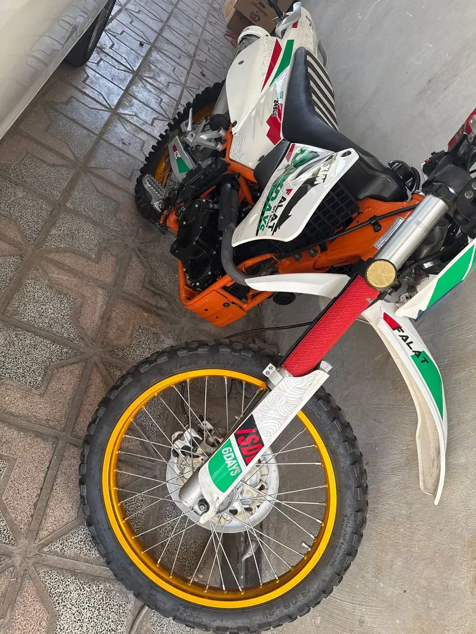 موتور فلات طرح کی تی ام|موتورسیکلت|بم, |دیوار