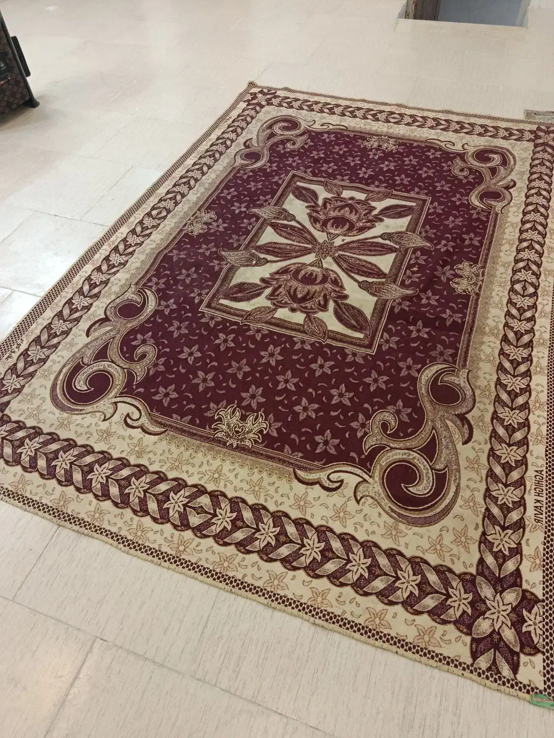 رو فرشی زرشکی کرم|روفرشی|یزد, |دیوار