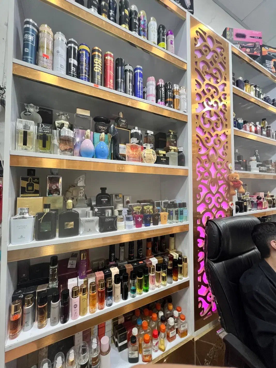 مغازه آرایشی و بهداشتی و عطر و ادکلن|فروشگاه و مغازه|یاسوج, |دیوار
