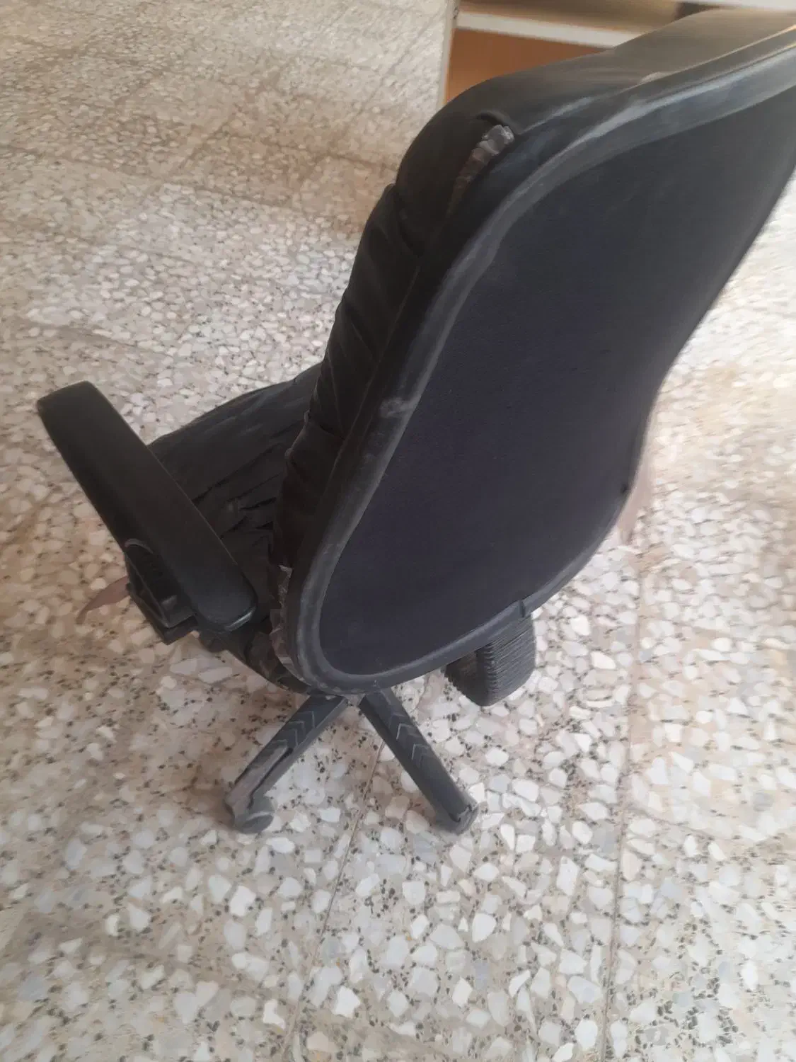 صندلی چرخ دار|صندلی و نیمکت|گلوگاه, |دیوار