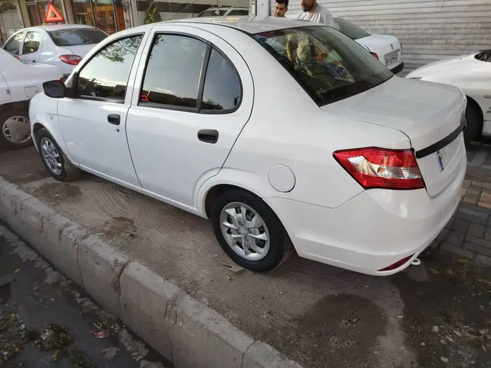 ساینا مدل۹۹ سفید بدون رنگ دارای مانیتور تک برگ سند|خودرو سواری و وانت|تبریز, |دیوار