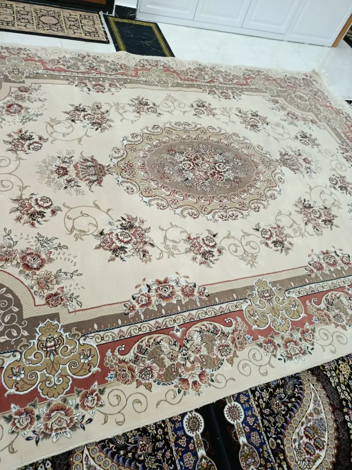 یک تخته فرش 9متری کم کار کرد|فرش|اسلام‌شهر, شهرک سعیدیه|دیوار