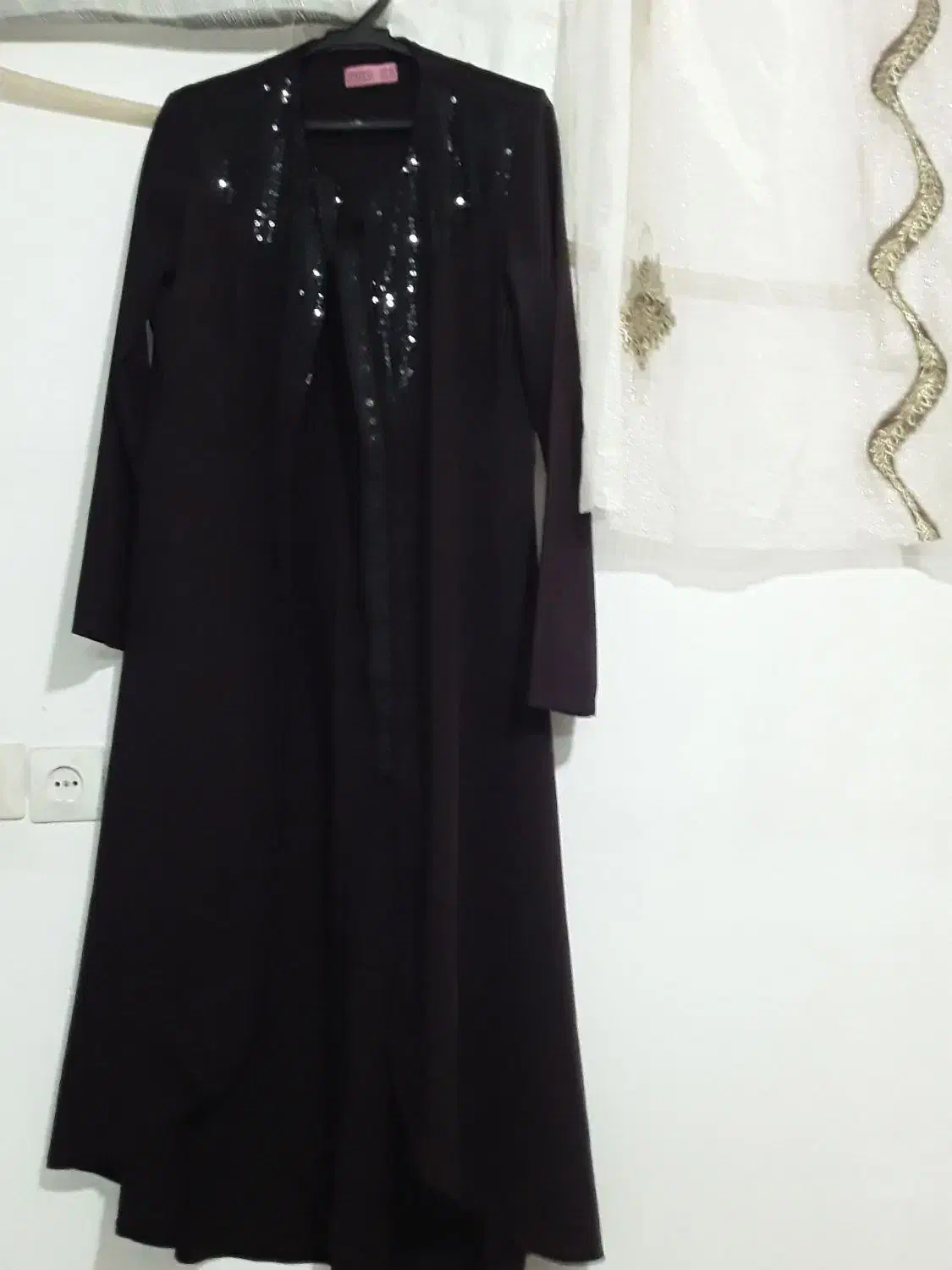 مانتو|لباس|قم, ولیعصر|دیوار