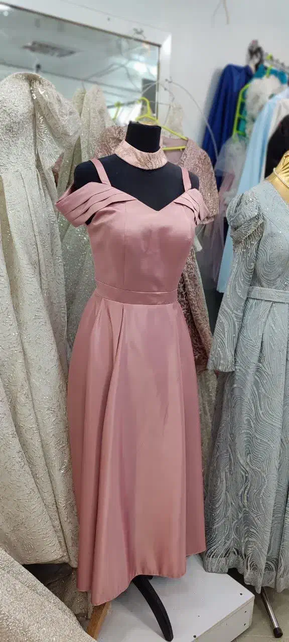 لباس عروس و لباس مجلسی ملزومات عروس|لباس|گزیک, |دیوار