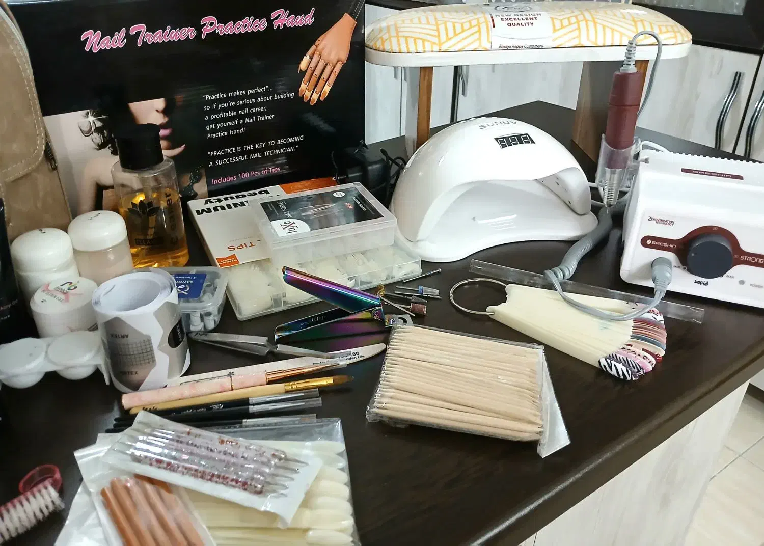 وسایل کاشت ناخن* اورجینال*|آرایشی، بهداشتی، درمانی|اندیشه, اندیشه فاز ۱|دیوار