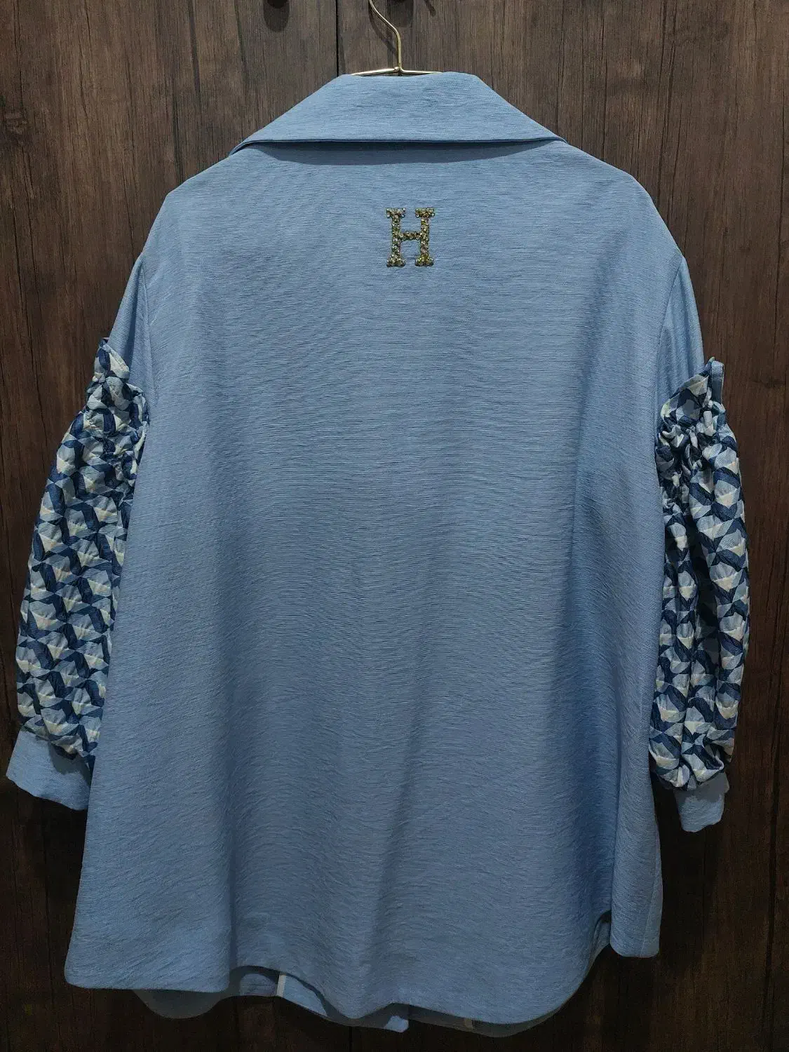 مانتو کتی|لباس|رشت, پیرسرا|دیوار