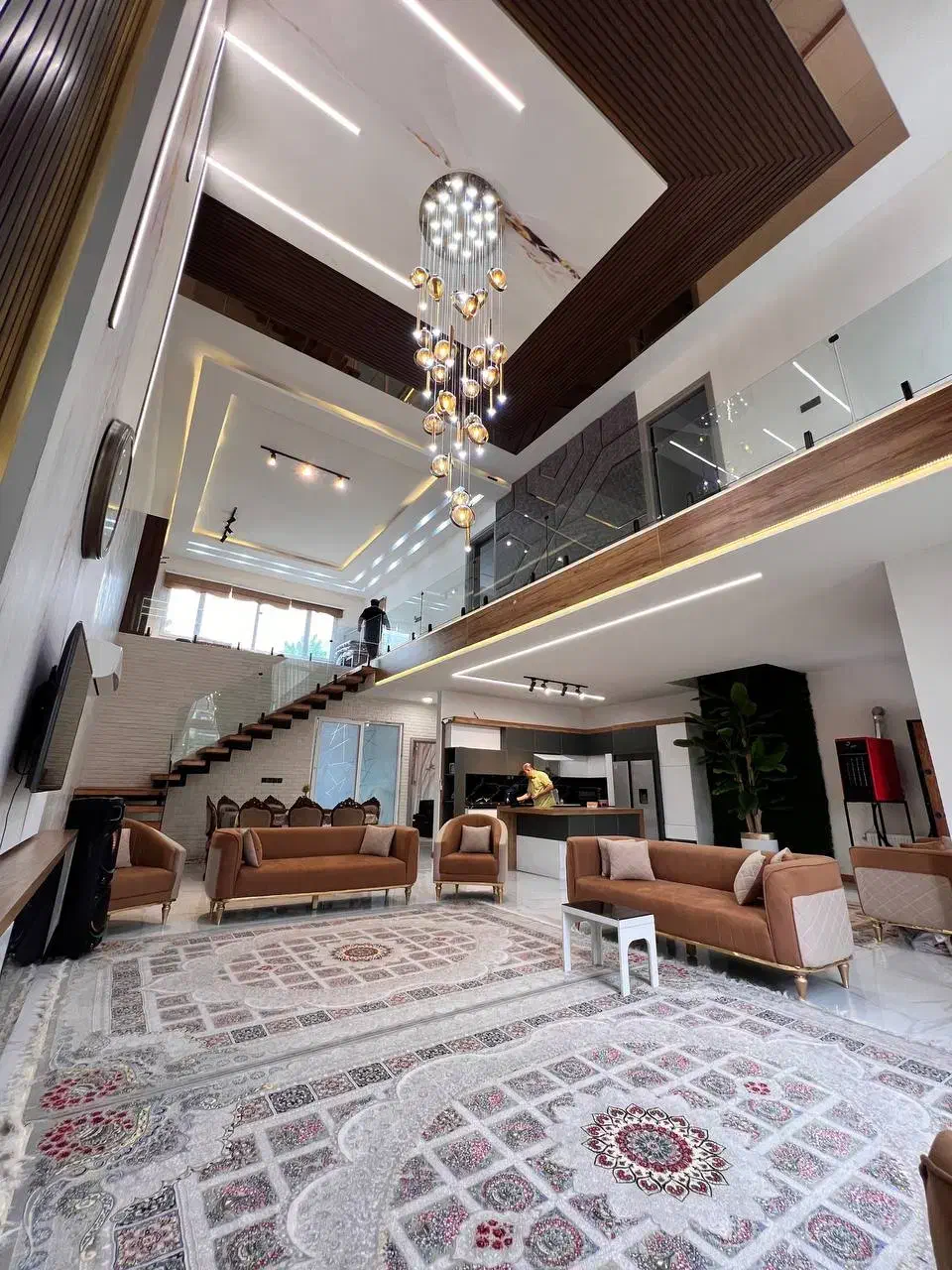 ویلا 300 متری/ سندتکبرگ/ استخرداخلی/ شهرکی|فروش خانه و ویلا|لاهیجان, کوی خزر|دیوار