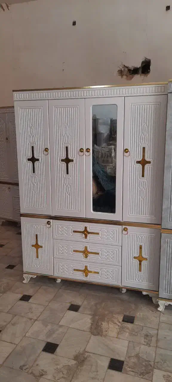 آماده همکاری با نمایشگاه صنایع چوبی|تخت و سرویس خواب|قم, قلعه کامکار|دیوار