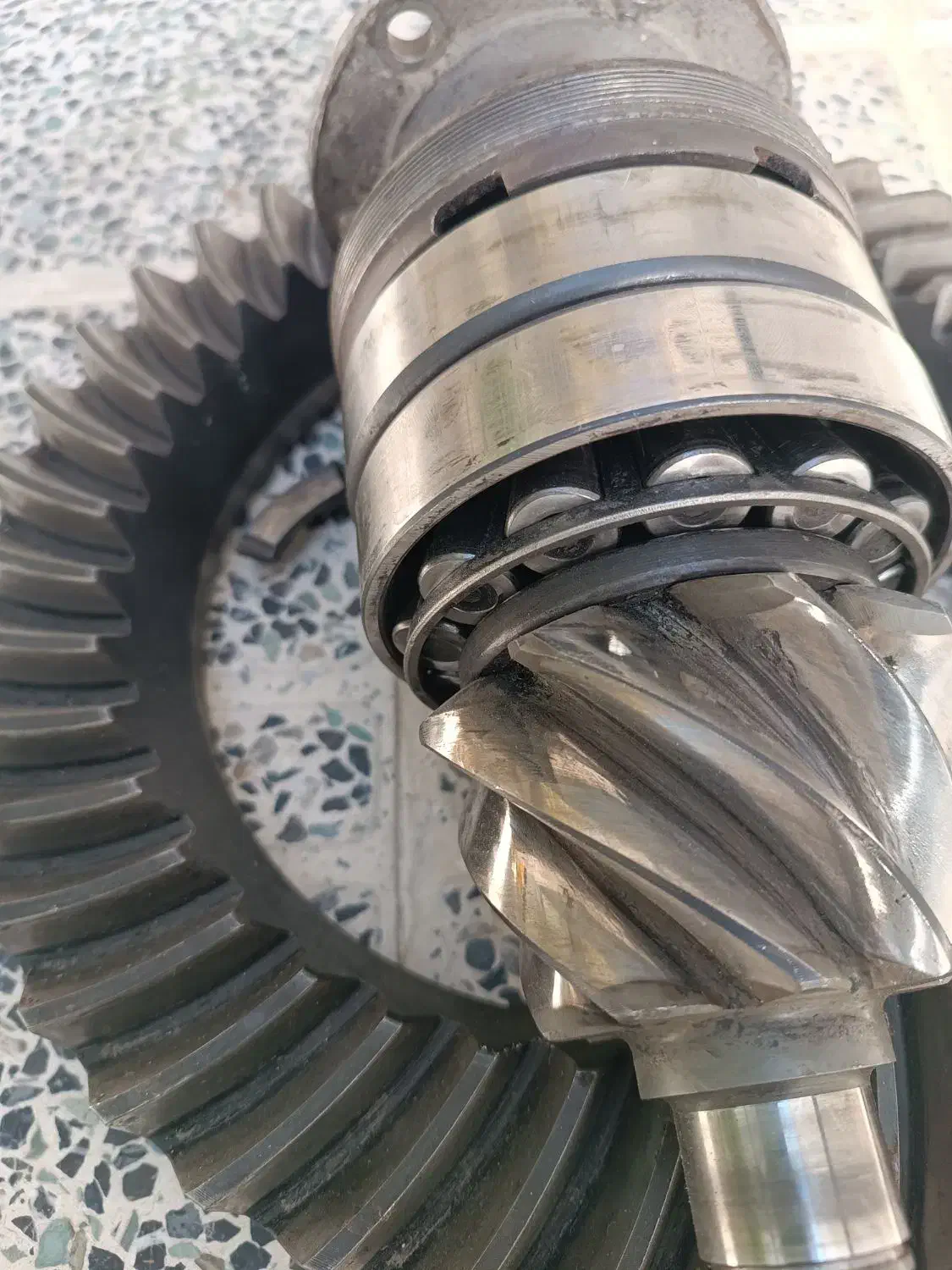 کرامویل پنیون خاور بنز.المانی اصل|قطعات یدکی و لوازم جانبی|میمه, |دیوار