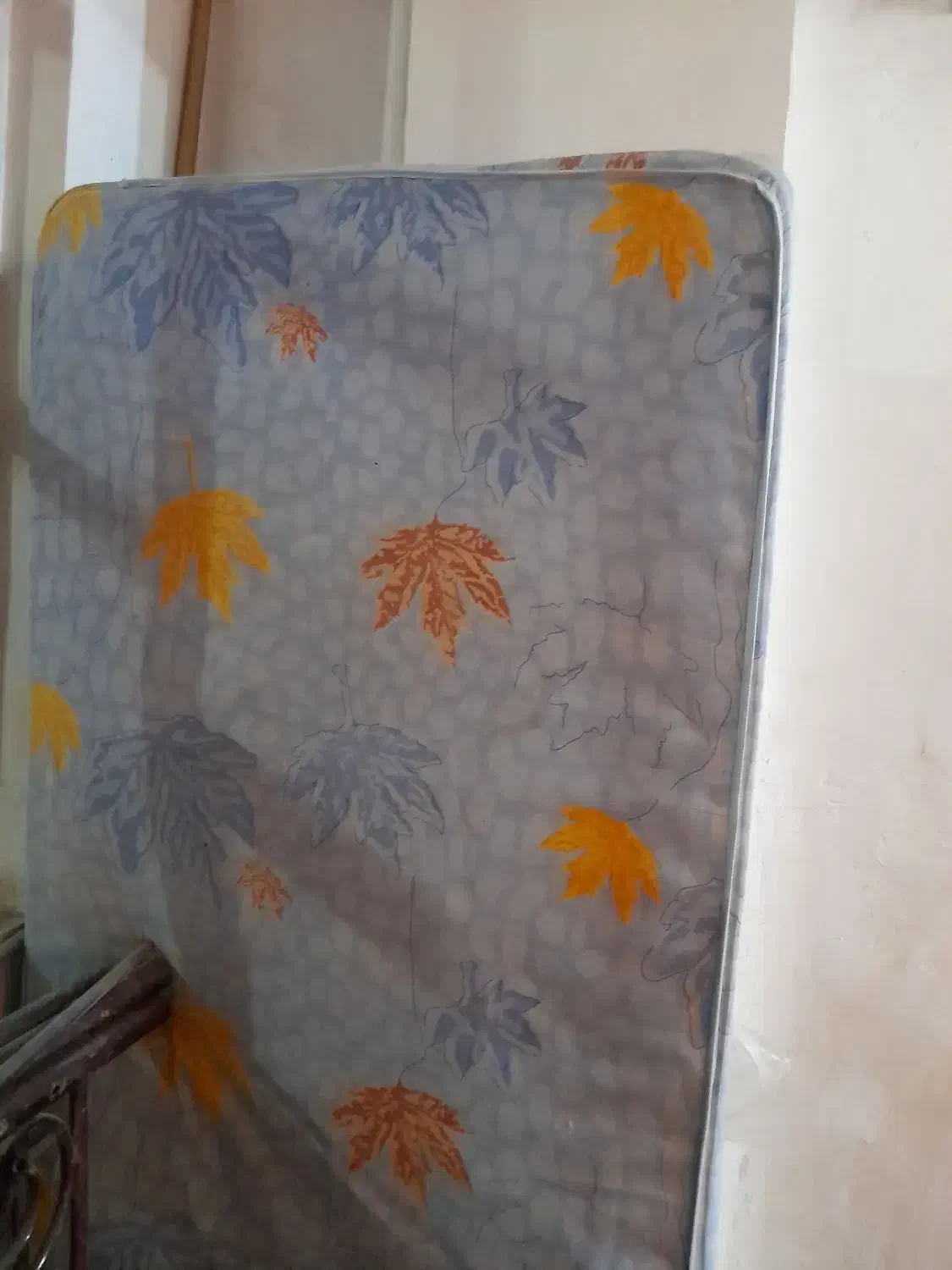 تخت خواب و تشک و جاکفشی|تخت و سرویس خواب|بومهن, |دیوار