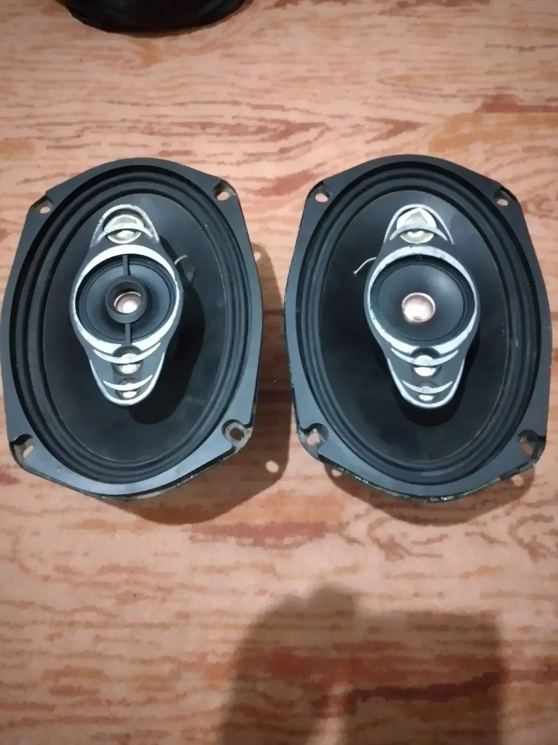 باند پایونر|صوتی و تصویری|خوی, |دیوار