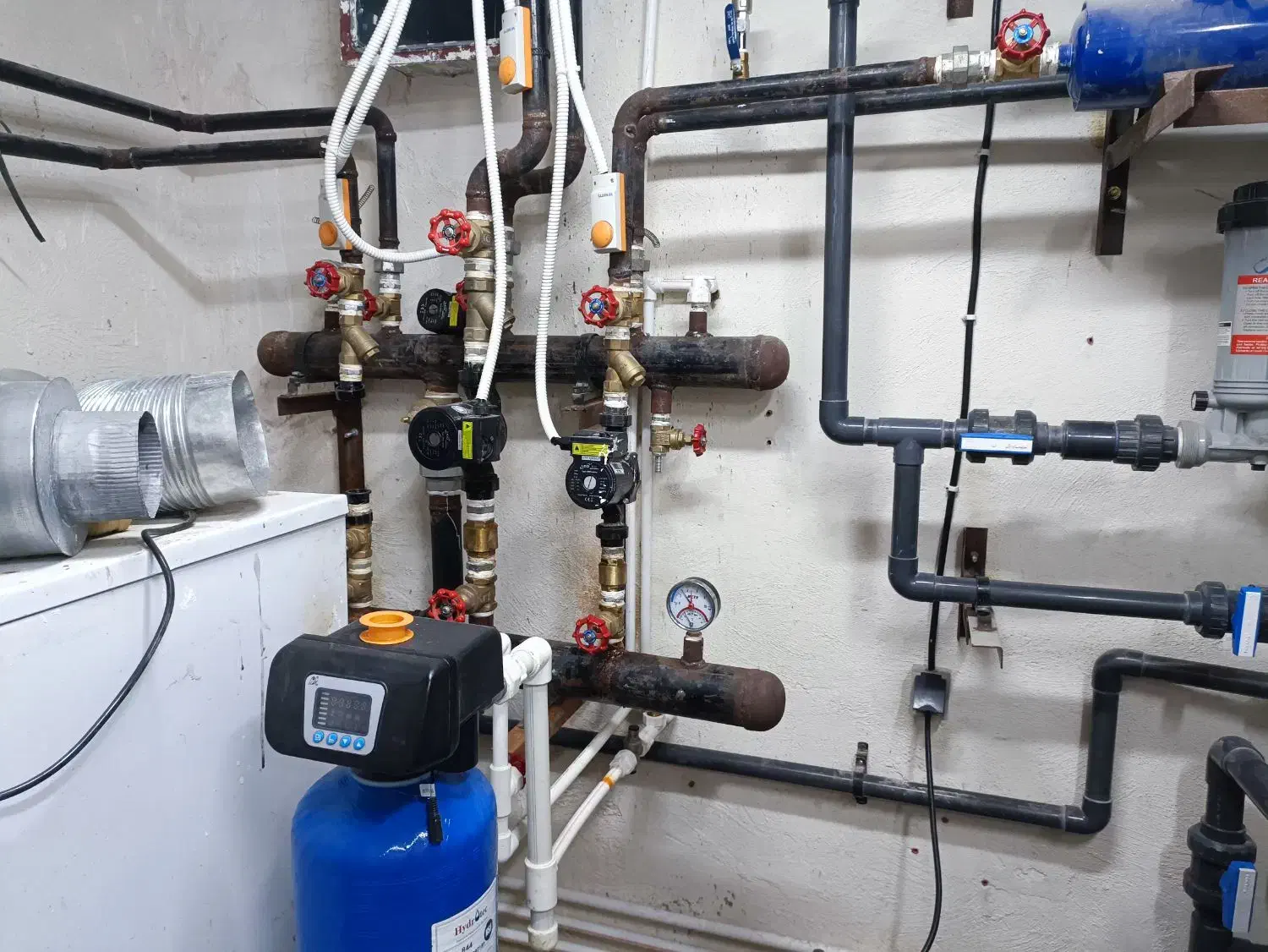 لوله کشی و تاسیسات ساختمان و نصاب پمپ و شیر آلات|خدمات پیشه و مهارت|چابهار, |دیوار