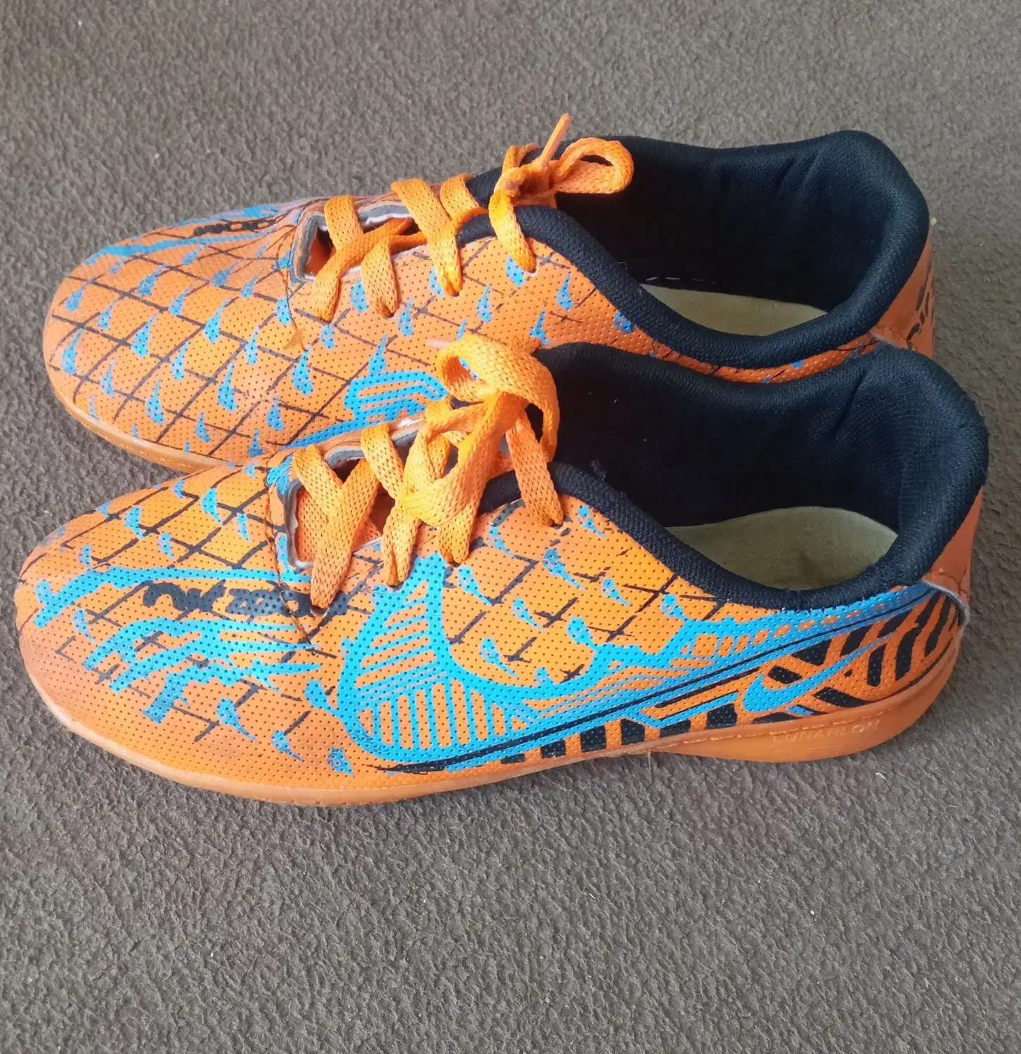 کفش ورزشی کارکرده|کیف، کفش، کمربند|آزادشهر, |دیوار