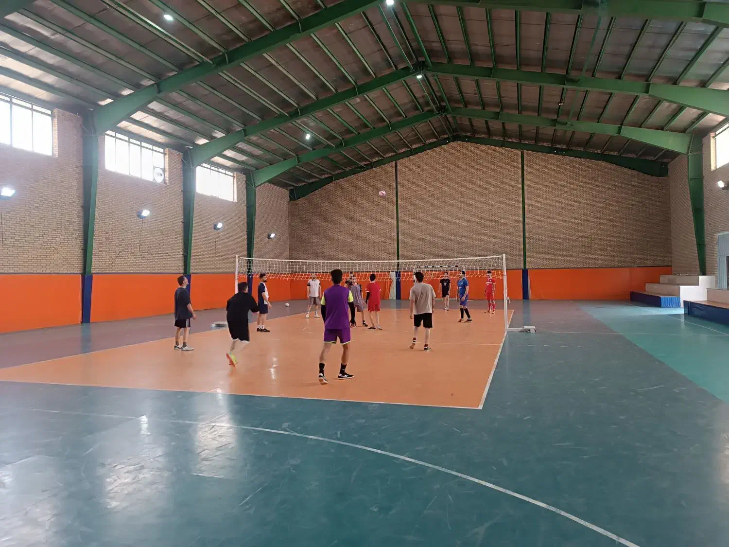 سالن فوتسال|خدمات آموزشی|رباط‌کریم, یقه|دیوار