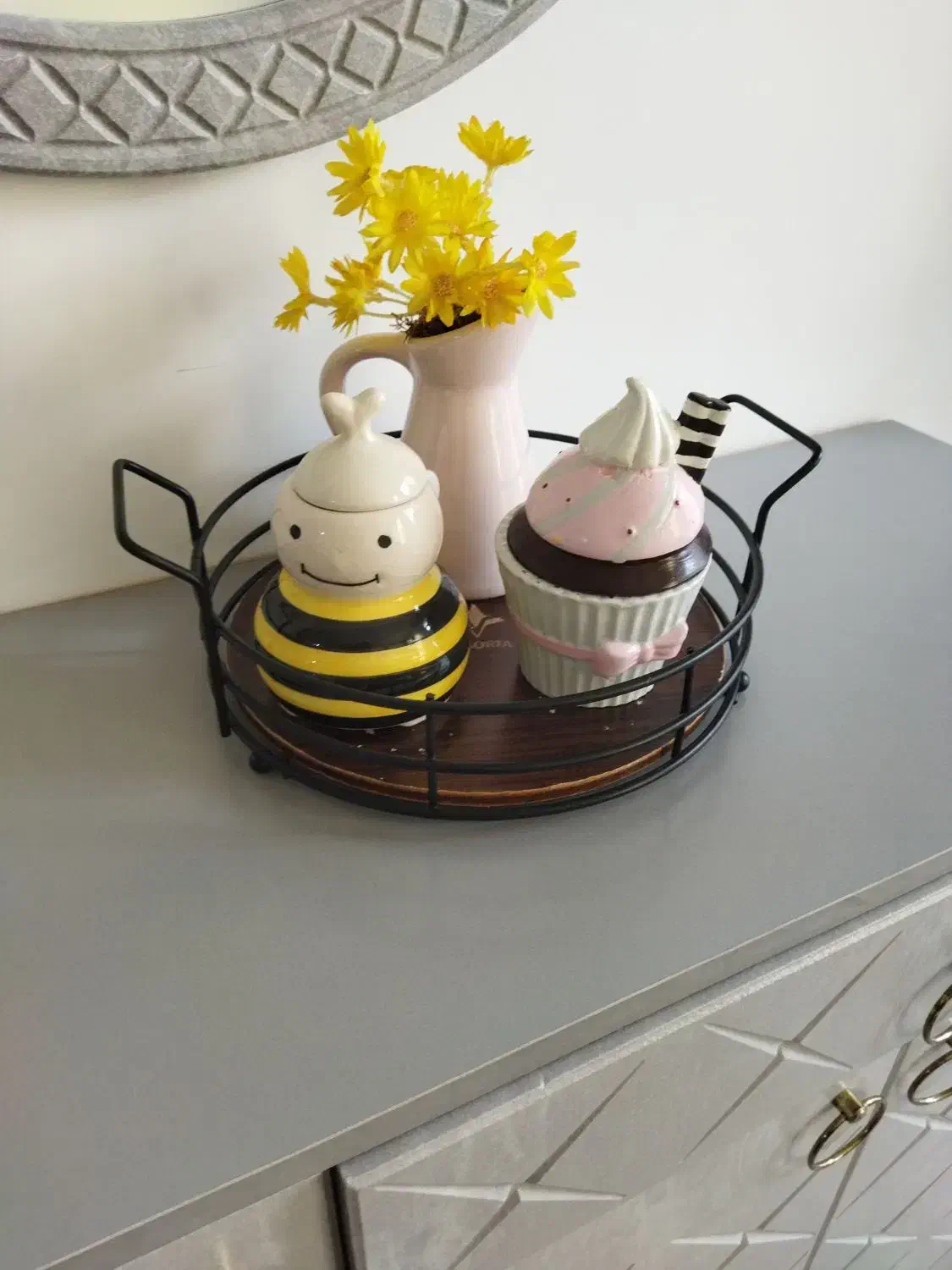 استند گرد|آبچکان و نظمدهنده ظروف|نیشابور, گنبد سبز|دیوار