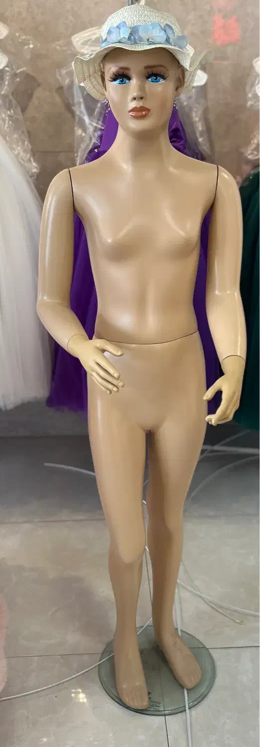 مانکن بچگانه(دخترانه) برند آدمک|فروشگاه و مغازه|تهران, فلسطین (میدان انقلاب)|دیوار