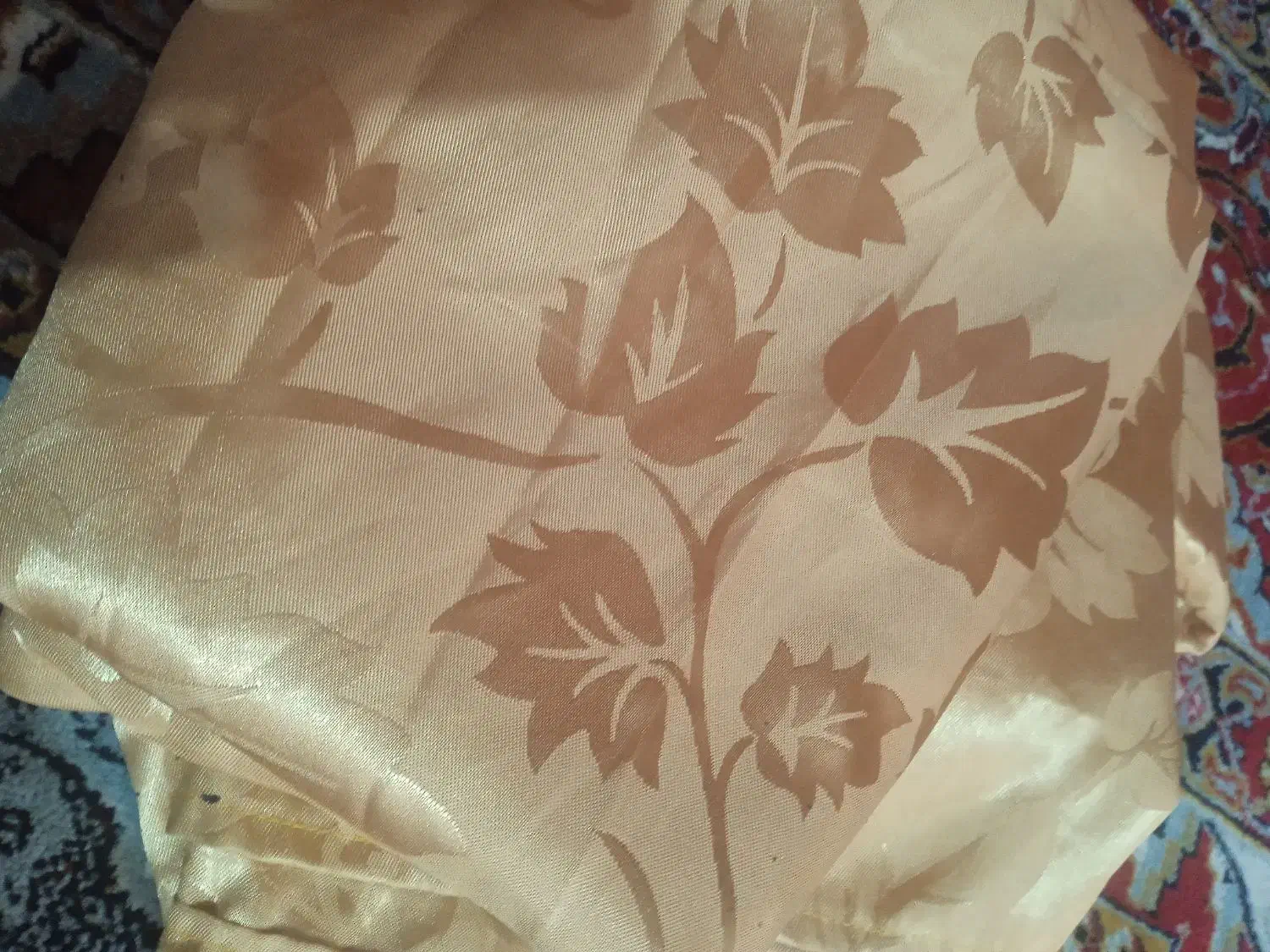 پرده ساتن|پرده، رانر، رومیزی|الشتر, |دیوار