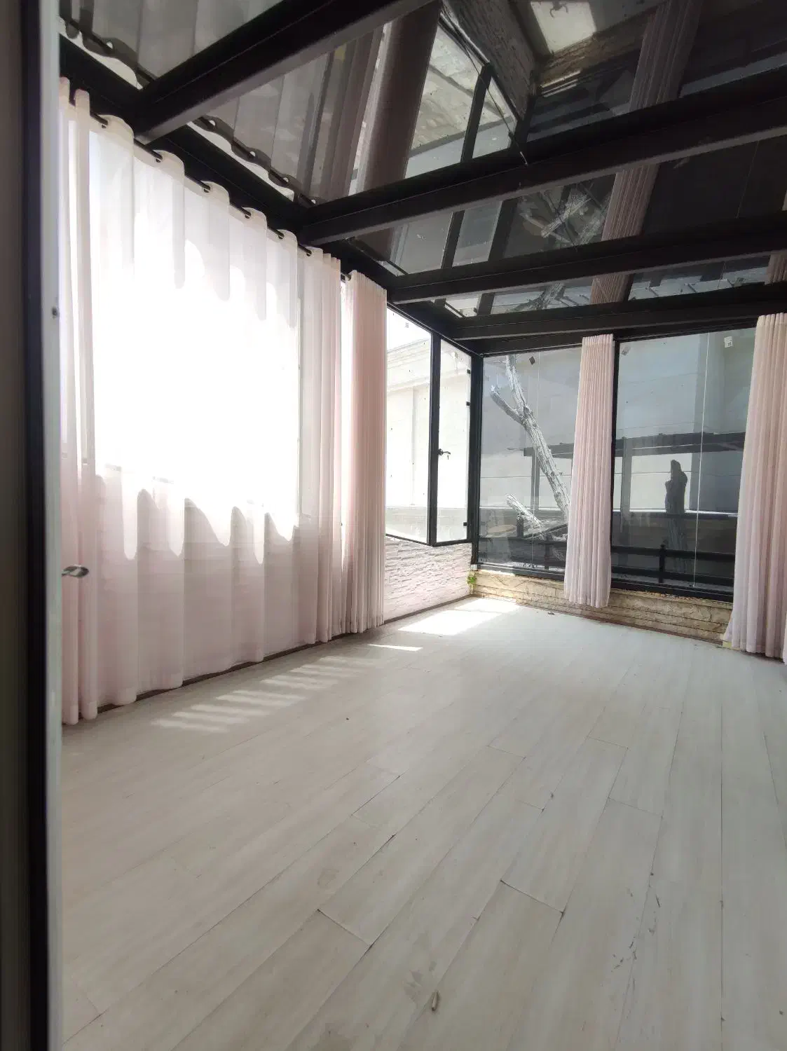 ۱۲۰۰ متر ویلا با دسترسی آسان