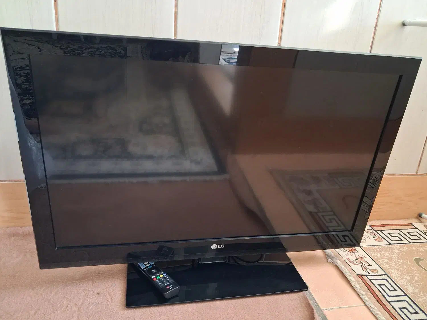 تلویزیون ۳۷اینچ|تلویزیون و پروژکتور|خمین, |دیوار