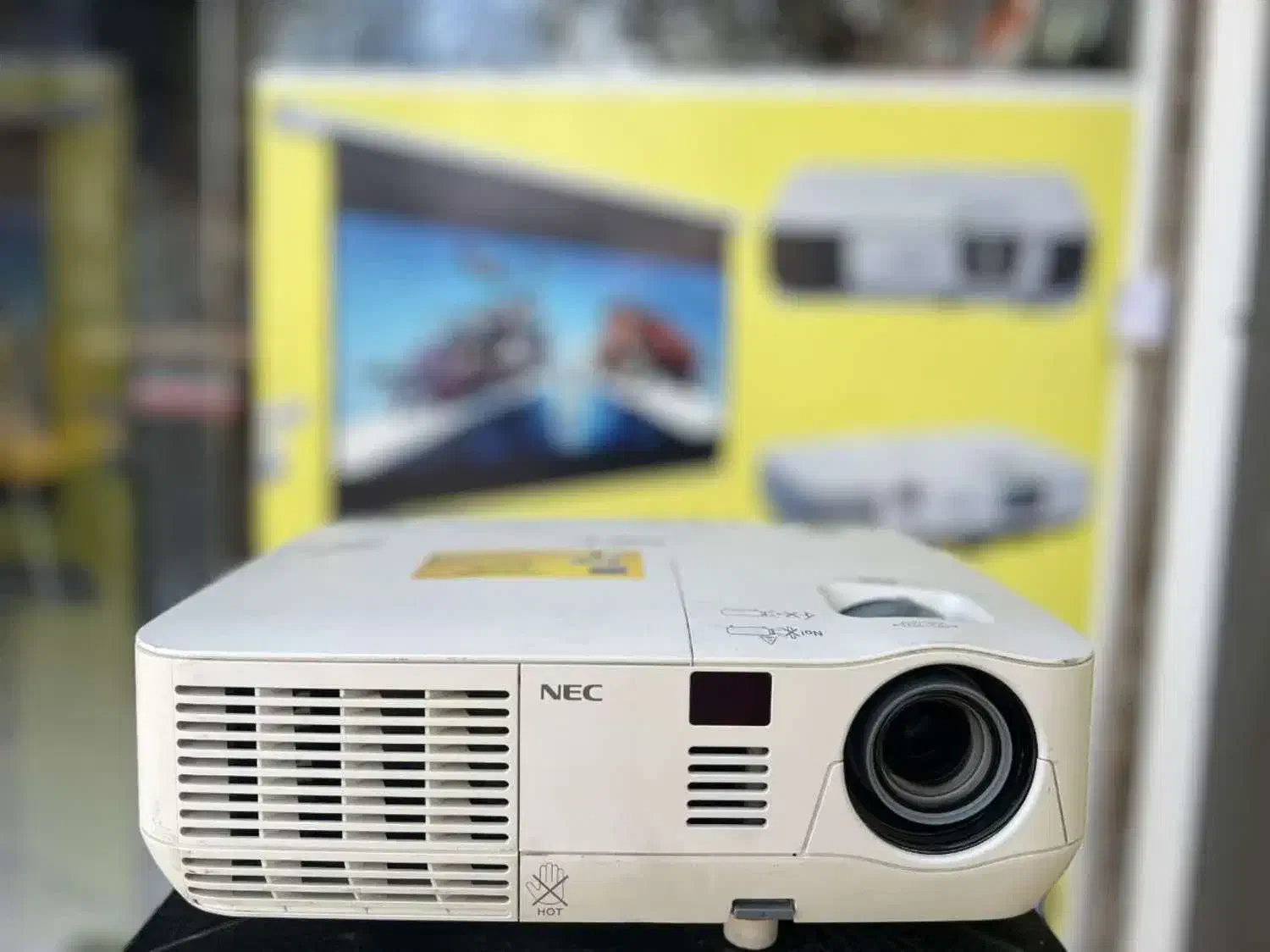 ویدئو پروژکتور مدارس مهدکودک دانشگاه|تلویزیون و پروژکتور|قم, امامزاده ابراهیم|دیوار