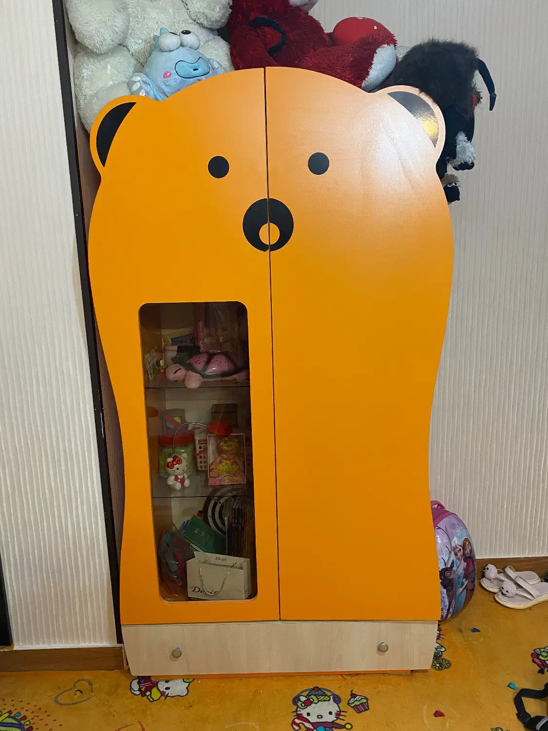 کمدبسیار زیبا  کودک در حد بسیار نو طرح خرس|تخت و سرویس خواب|کازرون, |دیوار