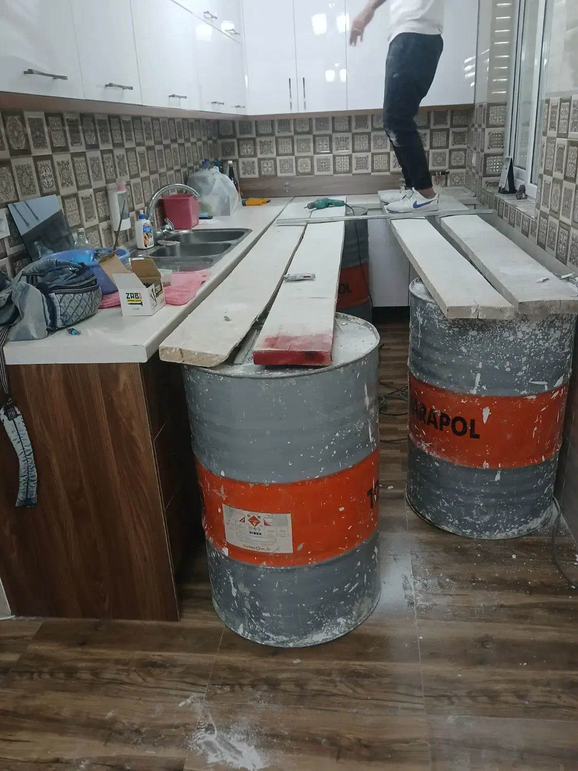 اجاره تخته بشکه.داربست چهار پایه و ثابت|خدمات پیشه و مهارت|شهریار, شهریار|دیوار