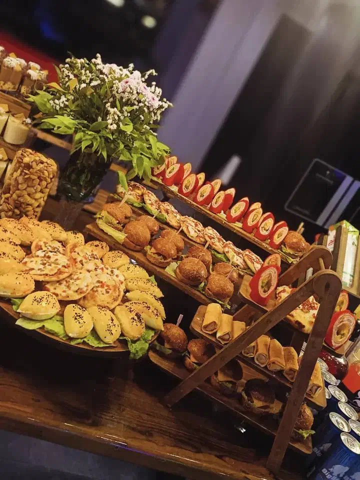 فینگرفود -میز آرایی-چیدمان-دسر|خدمات پذیرایی، مراسم|مشهد, فارغ التحصیلان|دیوار