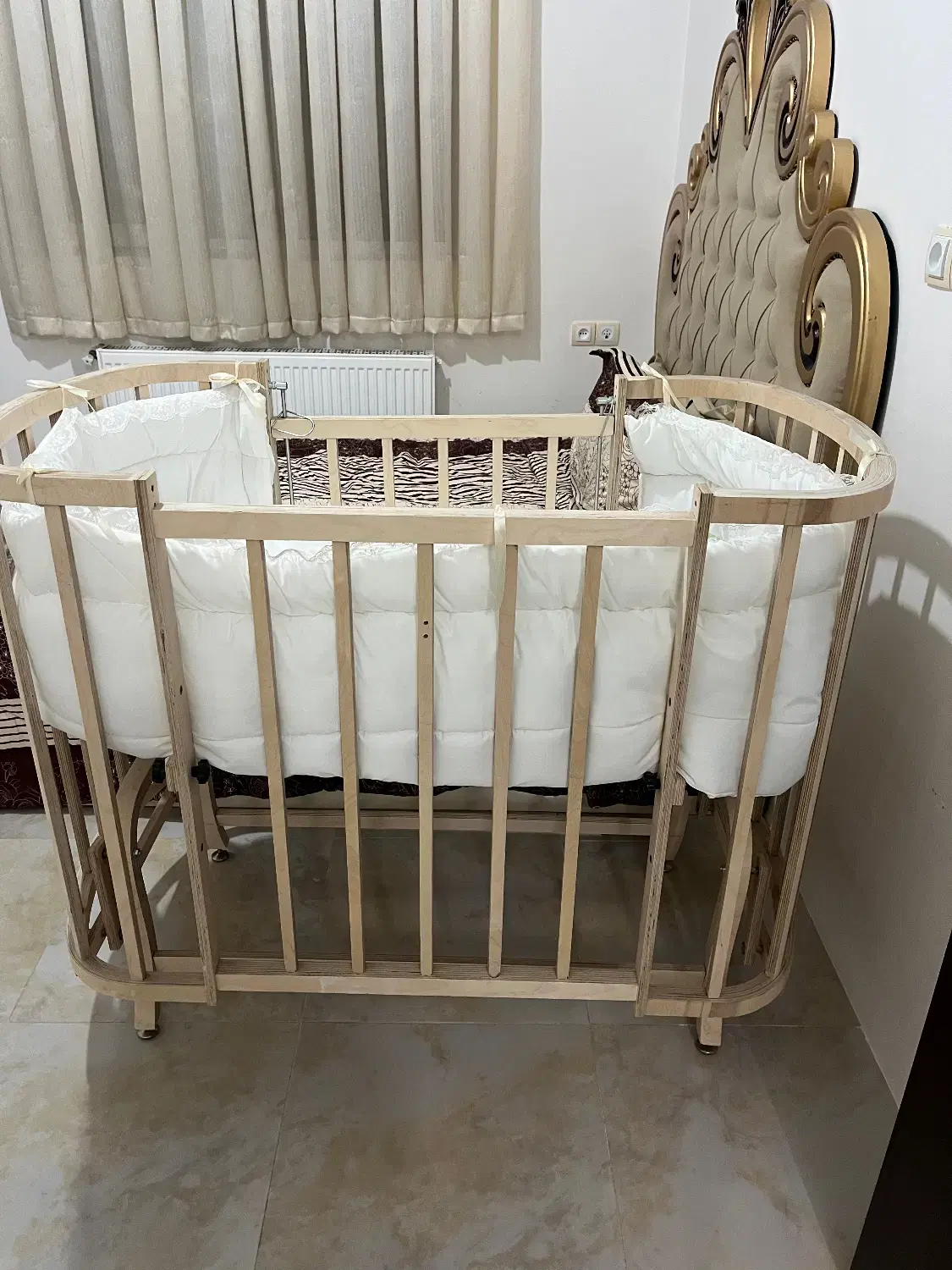 تخت|تخت و صندلی بچه|سلماس, |دیوار