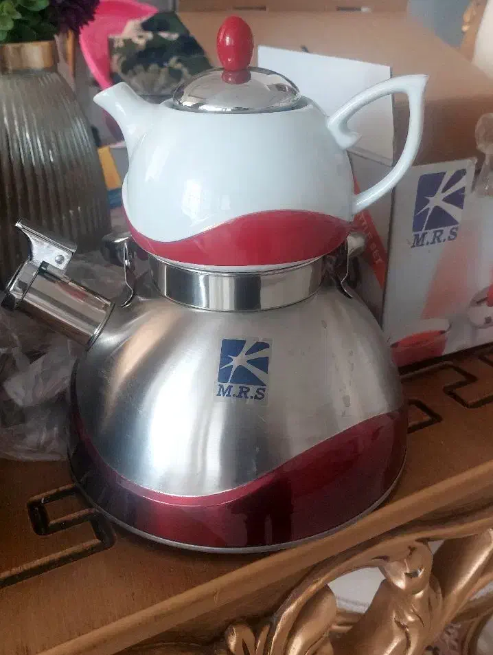 قوری کتری کاملا نو مناسب هدیه روزمادر|قوری، کتری، قهوهساز دستی|نیشابور, بنیاد شهید|دیوار