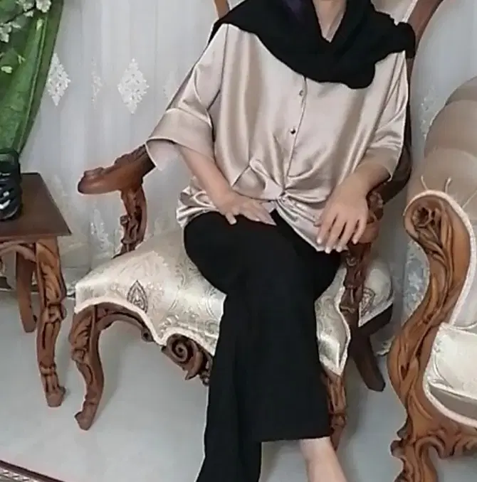 شومیز|لباس|سبزوار, قائم|دیوار