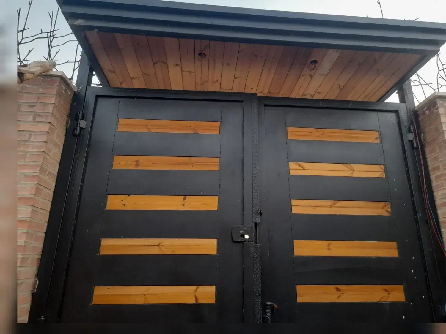 اجرای فلاشینگ نمای کامپوزیت تابلو مغازه سردرب|خدمات پیشه و مهارت|اصفهان, مصلی|دیوار