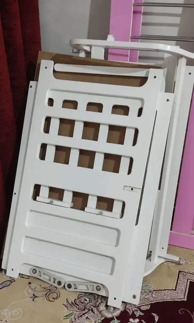 گهواره و تخت کنار مادر|تخت و صندلی بچه|خرمآباد, |دیوار