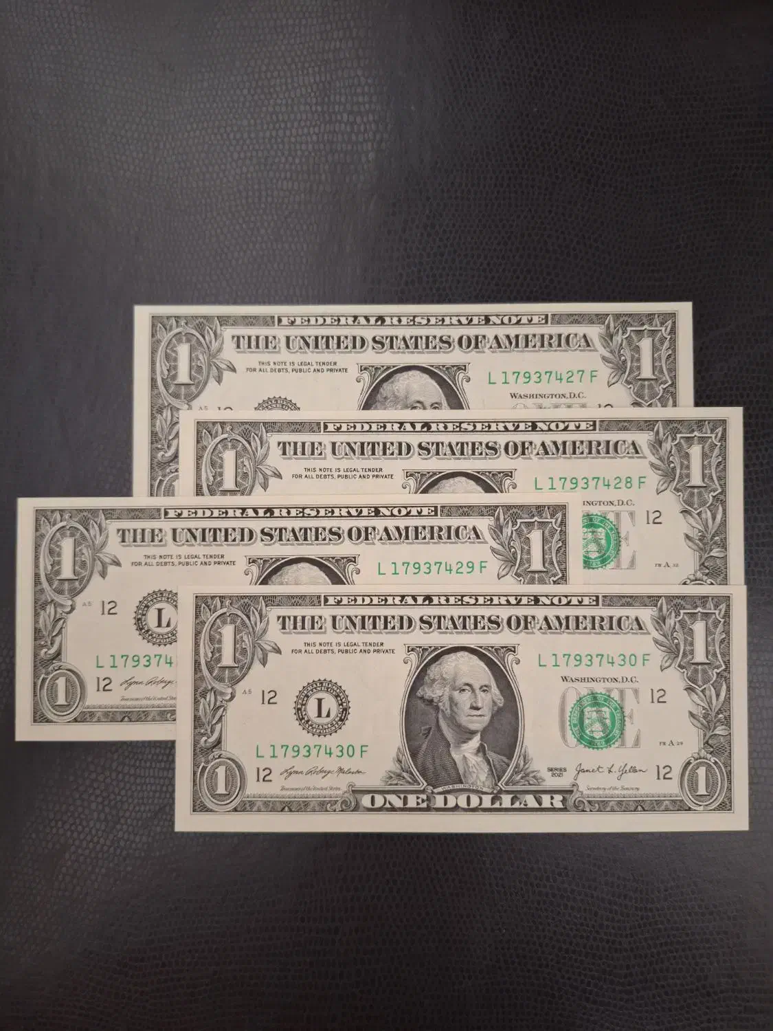 1 دلاری جفت از یک بسته|کلکسیون سکه، تمبر، اسکناس|تهران, ایرانشهر|دیوار