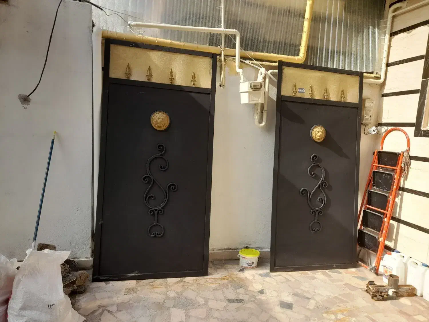 فروش درب اهنی|مصالح و تجهیزات ساختمان|رشت, دروازه لاکان|دیوار