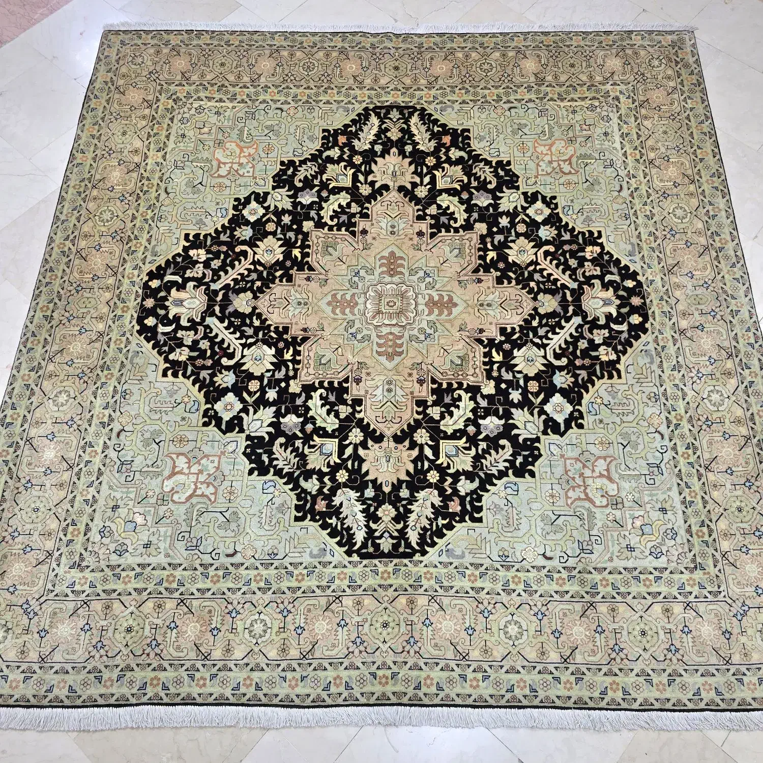 فرش مربع تبریز طرح هریس|فرش|تهران, ونک|دیوار