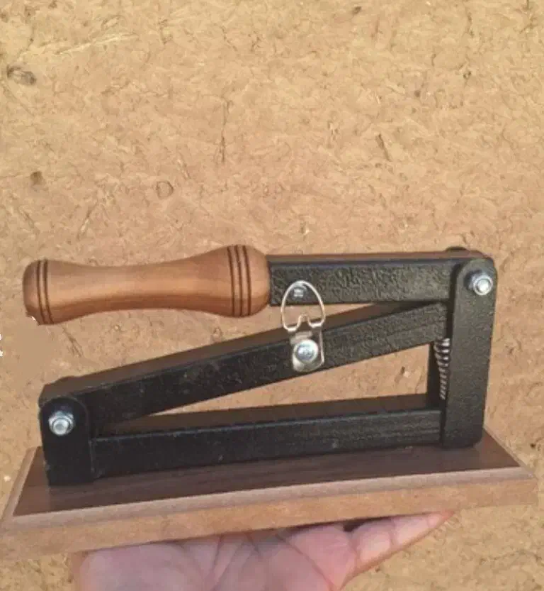 بادام شکن|ظروف پختوپز|بندر گناوه, |دیوار