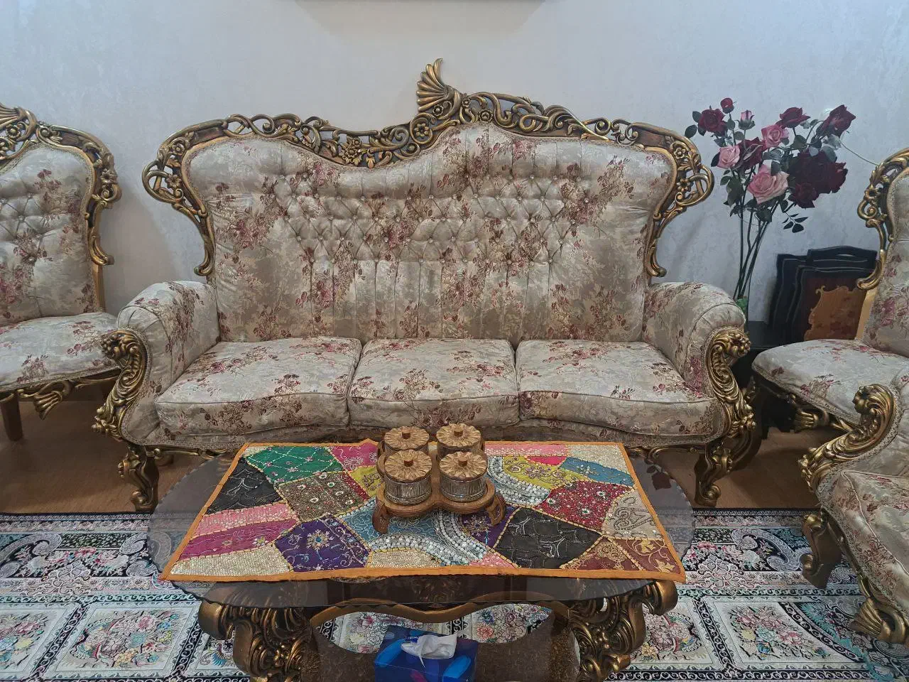 (مبل سلطنتی در حد نو )با تخفیف ویژه  درجه یک|مبلمان خانگی و میز عسلی|آستانه اشرفیه, |دیوار