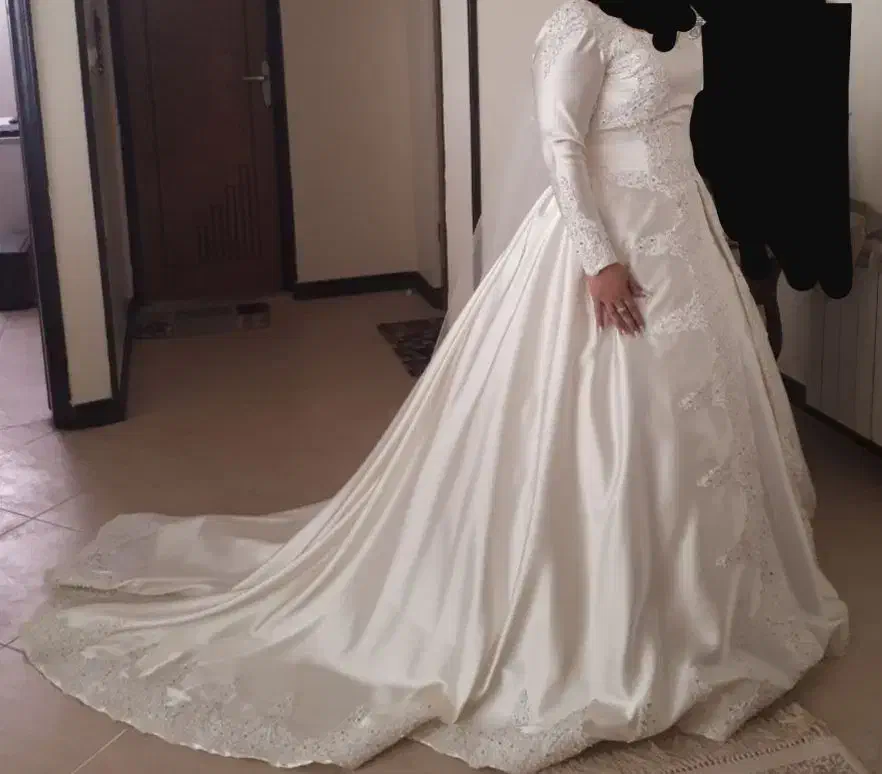 لباس عروس|لباس|اصفهان, سنجوانمره|دیوار