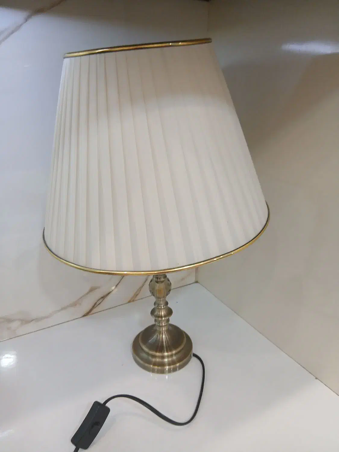 آباژور شامپاینی سالم درحد شب خواب|چراغ خواب و آباژور|اردبیل, |دیوار