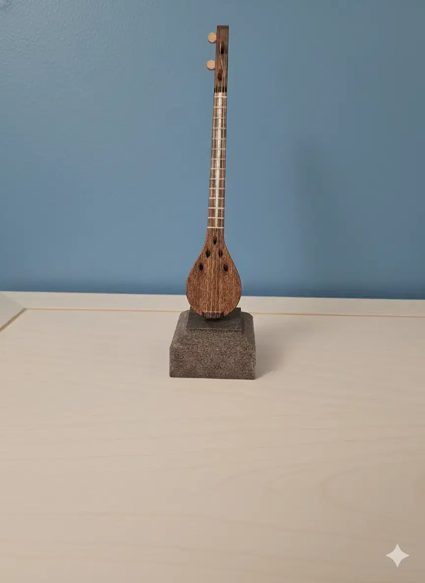 سه تار چوبی دکوری و میز سنتور کاملا نو|سازهای سنتی|ورامین, ورامین|دیوار