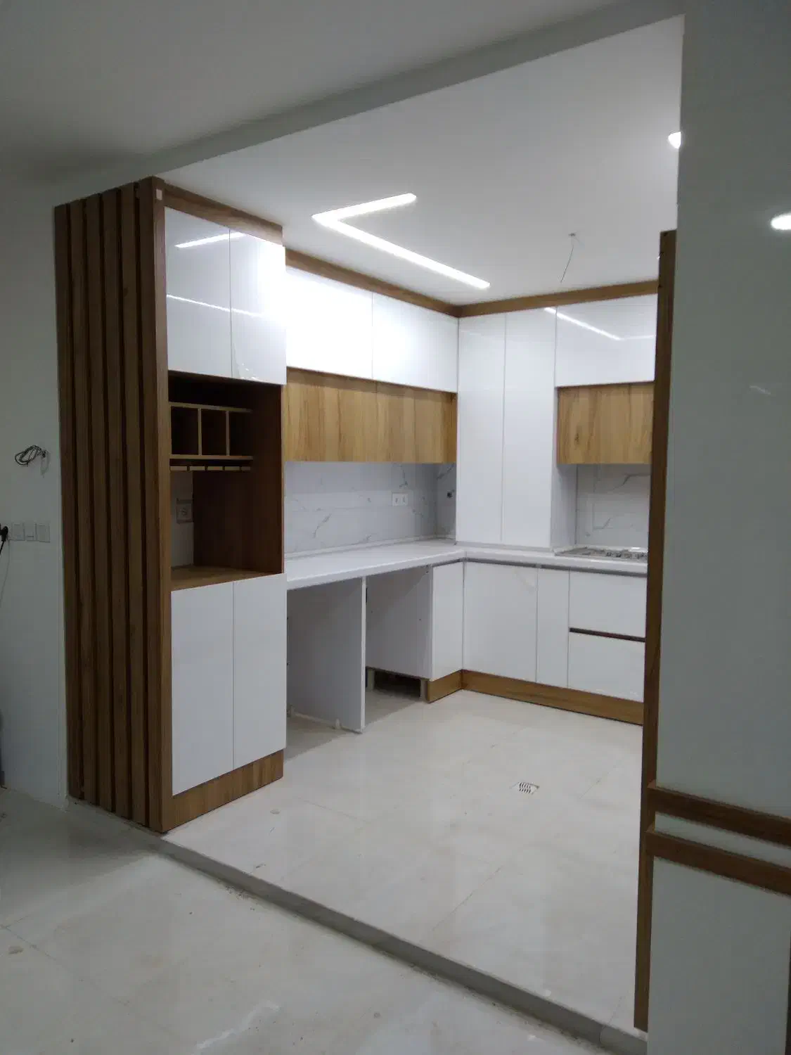 ساخت انواع مصنوعات چوبی|مبلمان خانگی و میز عسلی|قروه, |دیوار